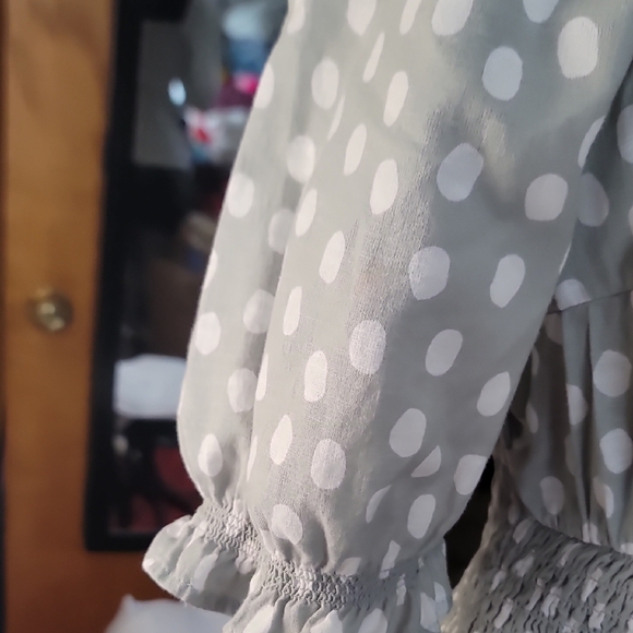 Abercrombie & Fitch Green with White polka Dots Puff Sleeve Blouse - Picture 8 of 10